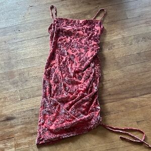 Windsor Rose with Velvet Floral and Adjustable Rouched Side Mini Dress - M